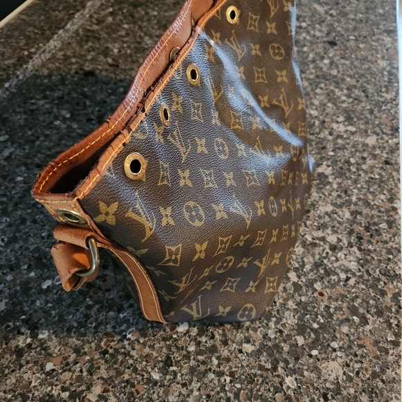 LOUIS VUITTON PETIT NO DRAWSTRING SHOULDER BAG MONOGRAM M42226 872FC 54596 - Picture 6 of 8